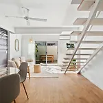 The Surfers\' Loft - A Calm Coastal Pad By The Beach