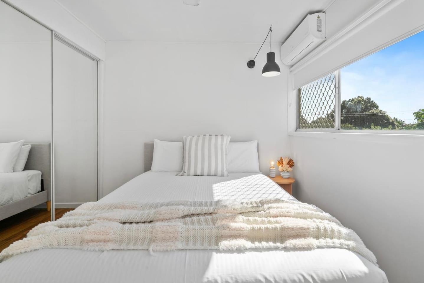 The Surfers' Loft - A Calm Coastal Pad By The Apartment